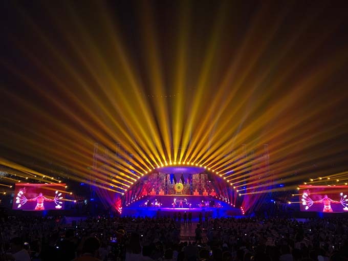 青島燈光音響租賃,青島演出設備租賃,青島LED屏租賃,青島舞美制作搭建