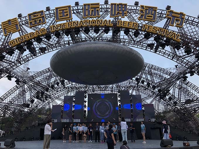 青島燈光音響租賃,青島演出設備租賃,青島LED屏租賃,青島舞美制作搭建